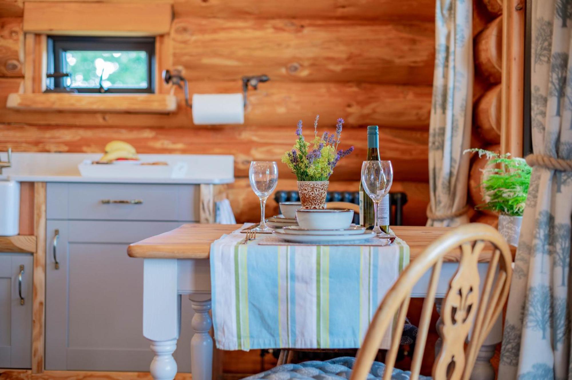 Rowan - Tedstone Log Cabins Бромярд Экстерьер фото