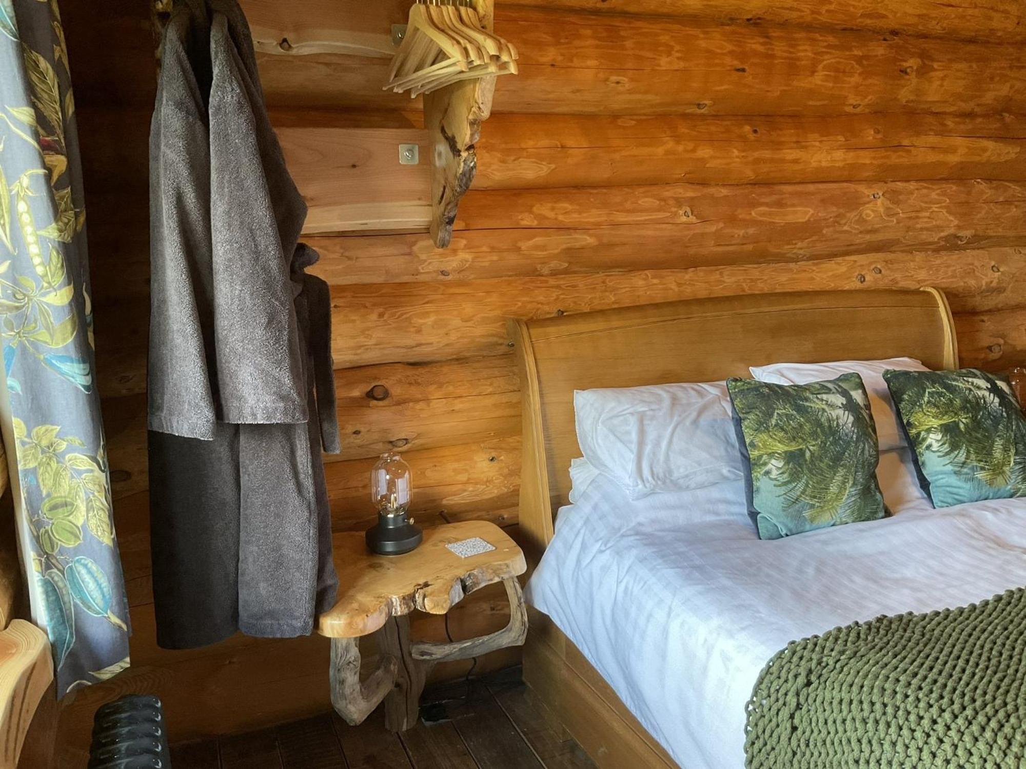 Rowan - Tedstone Log Cabins Бромярд Экстерьер фото