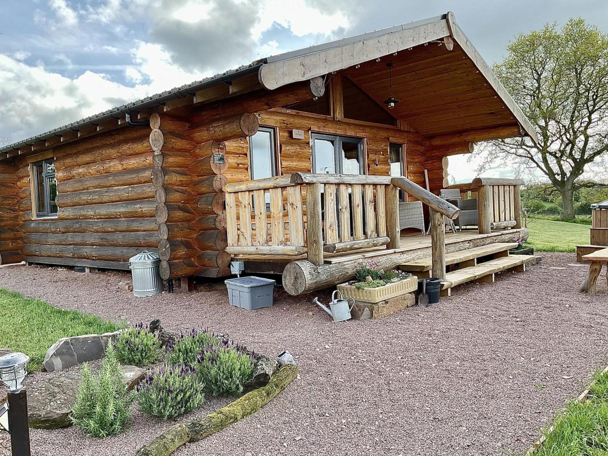 Rowan - Tedstone Log Cabins Бромярд Экстерьер фото